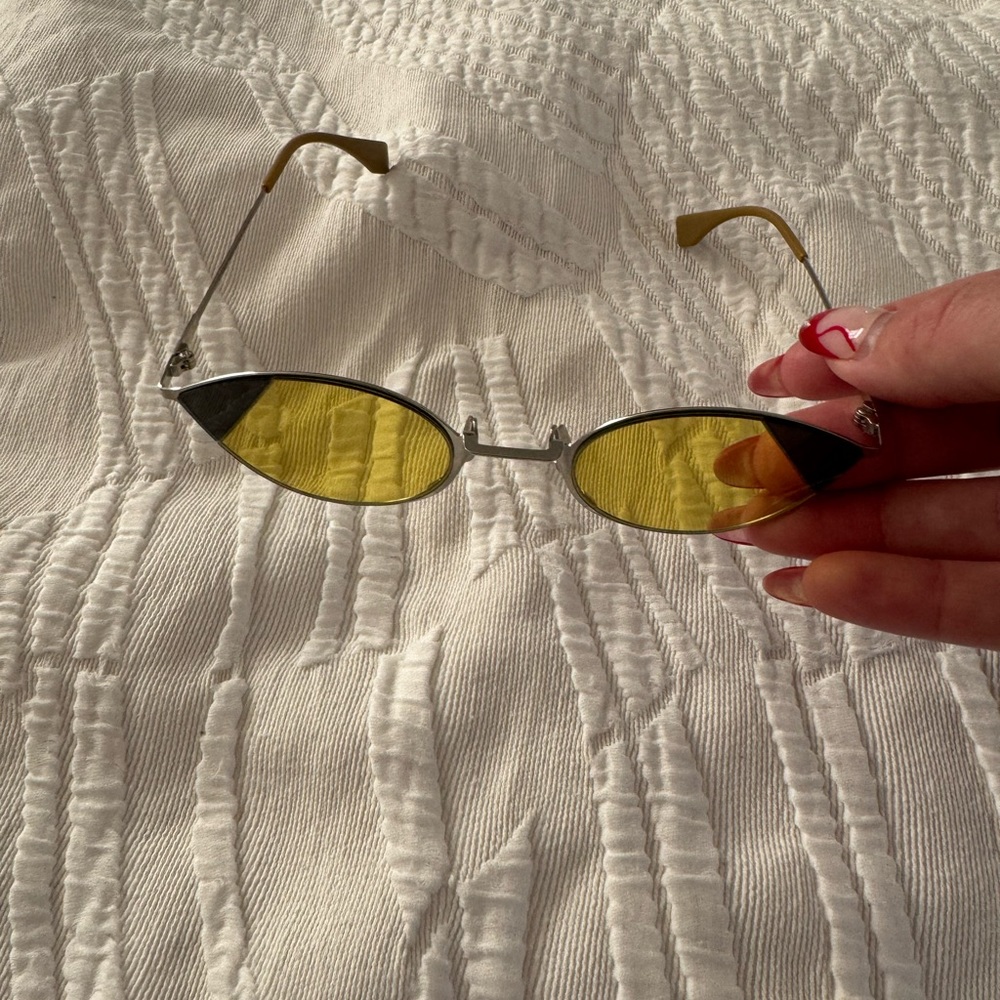 Fendi bi-color cat eye sunglasses - Picture 8 of 8